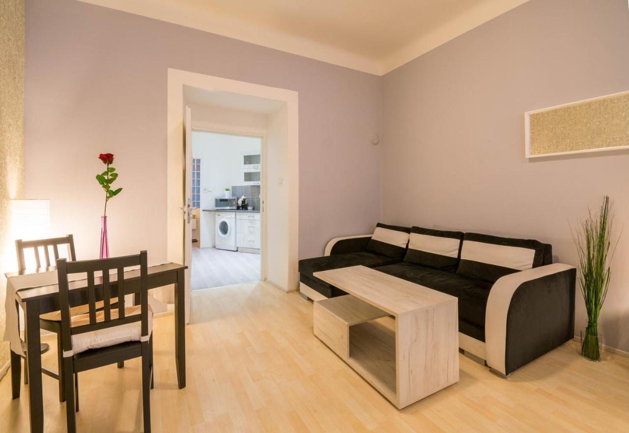 Chest Design Apartments Praha Bagian luar foto