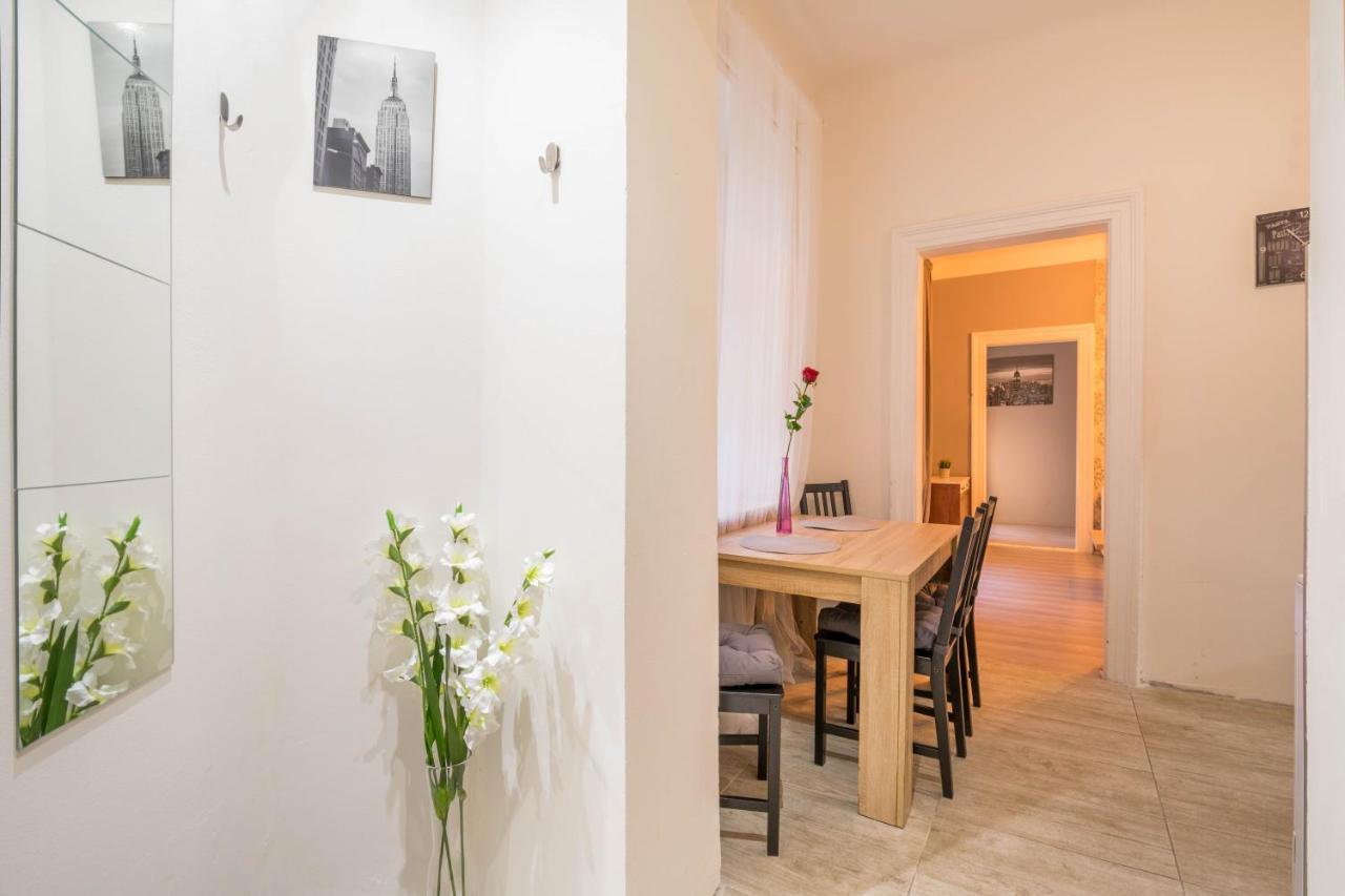 Chest Design Apartments Praha Bagian luar foto
