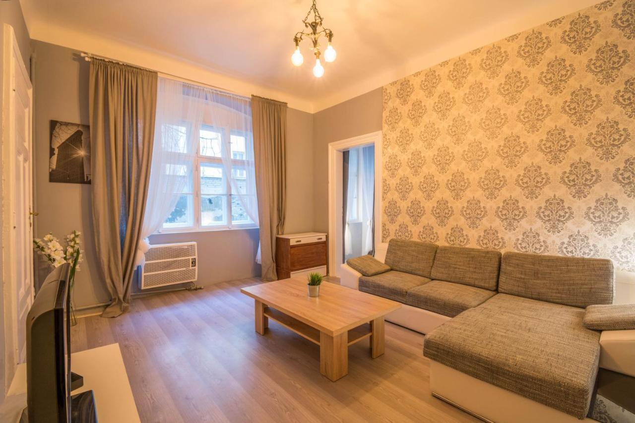 Chest Design Apartments Praha Bagian luar foto